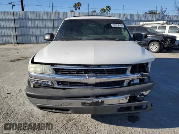 2003 Chevrolet Suburban LS с VIN 1GNEC16T73J263581, выставлен на аукционе Copart как лот 80324514 с пробегом 241 672 миль миль и Списание • Salvage title. История ставок и продаж доступна на DreamBid. Изображение 5.