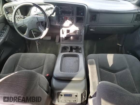 2003 Chevrolet Silverado 2500HD LS with VIN 1GCHK23U03F178676, listed as a Copart auction lot 90282235 with 320,071 mi miles and Salvage title. Bid and sale history available at DreamBid. Image 8.