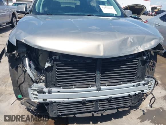 ✅ 2018 Chevrolet Traverse LT Cloth • VIN: 1GNERGKWXJJ266604 • Lot: 42862735. Wystawiony na IAAI z przebiegiem 21 815 mil. Bezpłatny archiwum sprzedaży aukcyjnych z USA i szczegółowy raport historii pojazdu na DreamBid. Zdjęcie 6.