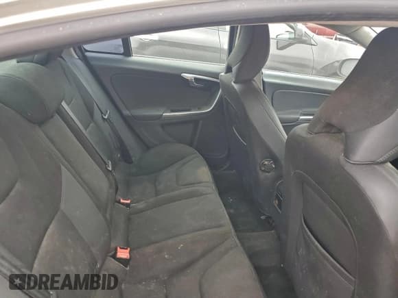 ✅ 2013 Volvo S60 T5 Premier • VIN: YV1612FS4D2178087 • Lot: 93377965. Wystawiony na Copart z przebiegiem 175 439 mil. Bezpłatny archiwum sprzedaży aukcyjnych z USA i szczegółowy raport historii pojazdu na DreamBid. Zdjęcie 10.