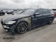 ✅ 2022 BMW 5 Series M550i xDrive • VIN: WBA13BK01NCH78575 • Лот: 52324675. Опубликован ранее на Copart с пробегом 56 539 миль. Бесплатный доступ к архиву аукционных продаж из США и подробный отчёт об истории автомобиля на DreamBid. Изображение 1.
