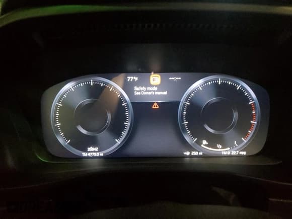 ✅ 2021 Volvo XC40 Inscription • VIN: YV4162UL4M2440541 • Lot: 67177705. Listed on Copart with 35,842 mi. Free auction sales archive from the USA and detailed vehicle history report at DreamBid. Image 9.