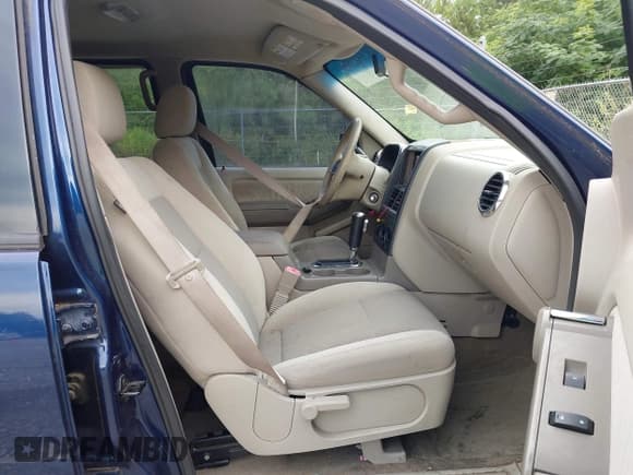 ✅ 2006 Ford Explorer XLS • VIN: 1FMEU62E86UA69991 • Lot: 42599509. Wystawiony na IAAI z przebiegiem 163 531 mil. Bezpłatny archiwum sprzedaży aukcyjnych z USA i szczegółowy raport historii pojazdu na DreamBid. Zdjęcie 5.