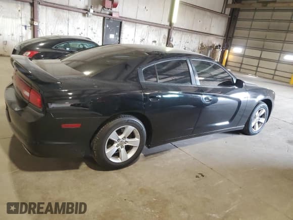 ✅ 2012 Dodge Charger SE • VIN: 2C3CDXBG6CH202379 • Lot: 81848255. Wystawiony na Copart z przebiegiem 114 321 mil. Bezpłatny archiwum sprzedaży aukcyjnych z USA i szczegółowy raport historii pojazdu na DreamBid. Zdjęcie 3.