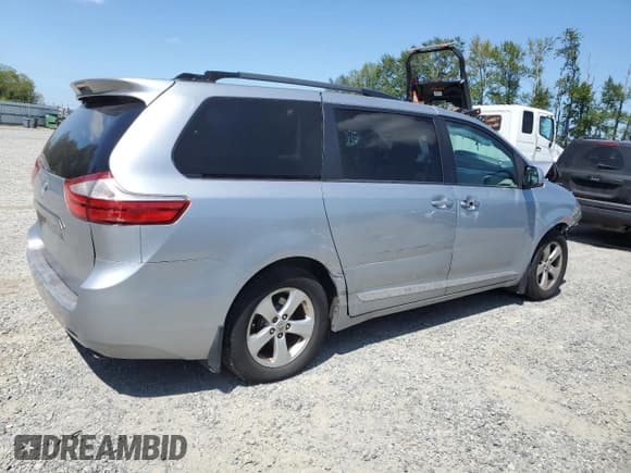 ✅ 2015 Toyota Sienna LE AAS • VIN: 5TDKK3DC7FS684365 • Lot: 65814185. Wystawiony na Copart z przebiegiem 191 948 mil. Bezpłatny archiwum sprzedaży aukcyjnych z USA i szczegółowy raport historii pojazdu na DreamBid. Zdjęcie 3.