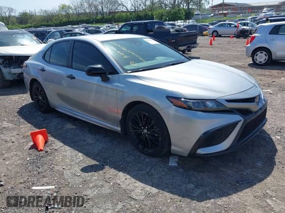 2021 Toyota Camry SE with VIN 4T1G11BK3MU026604, listed as a IAAI auction lot 42000560 with 104,453 mi miles and . Bid and sale history available at DreamBid. Image 1.