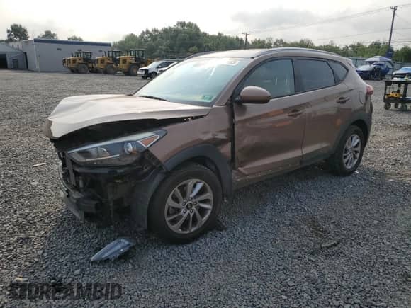 2016 Hyundai Tucson SE с VIN KM8J3CA45GU157651, выставлен на аукционе Copart как лот 67616165 с пробегом 70 941 миль миль и Списание • Salvage title. История ставок и продаж доступна на DreamBid. Изображение 1.