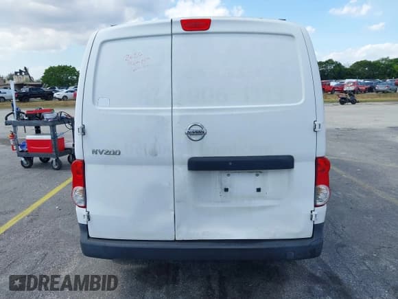 ✅ 2015 Nissan NV200 S • VIN: 3N6CM0KN9FK696110 • Лот: 41694807. Опубликован ранее на IAAI с пробегом 253 714 миль. Бесплатный доступ к архиву аукционных продаж из США и подробный отчёт об истории автомобиля на DreamBid. Изображение 17.