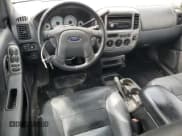 ✅ 2003 Ford Escape Limited • VIN: 1FMCU941X3KC33512 • Lot: 51029495. Listed on Copart with 146,616 mi. Free auction sales archive from the USA and detailed vehicle history report at DreamBid. Image 8.