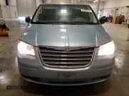 ✅ 2010 Chrysler Town & Country LX • VIN: 2A4RR2D16AR330223 • Lot: 65632355. Wystawiony na Copart z przebiegiem 95 074 mil. Bezpłatny archiwum sprzedaży aukcyjnych z USA i szczegółowy raport historii pojazdu na DreamBid. Zdjęcie 5.