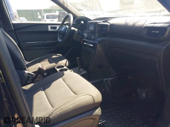 ✅ 2021 Ford Police Interceptor Utility • VIN: 1FM5K8ABXMGA33790 • Lot: 42065493. Wystawiony na IAAI z przebiegiem 52 296 mil. Bezpłatny archiwum sprzedaży aukcyjnych z USA i szczegółowy raport historii pojazdu na DreamBid. Zdjęcie 5.