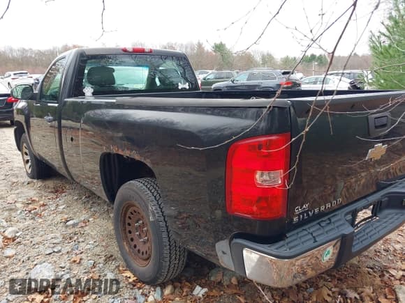 ✅ 2008 Chevrolet Silverado 1500 Work Truck • VIN: 1GCEC14X48Z328085 • Lot: 43686903. Listed on IAAI with 80,441 mi. Free auction sales archive from the USA and detailed vehicle history report at DreamBid. Image 3.