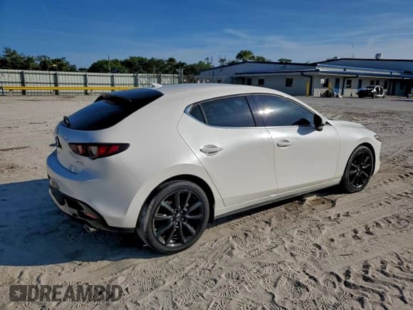 ✅ 2021 Mazda 3 Premium • VIN: JM1BPAML4M1306651 • Lot: 95499275. Listed on Copart with 32,050 mi. Free auction sales archive from the USA and detailed vehicle history report at DreamBid. Image 3.
