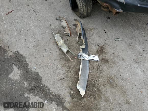 ✅ 2002 Chevrolet S-10 LS • VIN: 1GCCT19W028149143 • Лот: 41827785. Опубликован ранее на Copart с пробегом 205 053 миль. Бесплатный доступ к архиву аукционных продаж из США и подробный отчёт об истории автомобиля на DreamBid. Изображение 12.