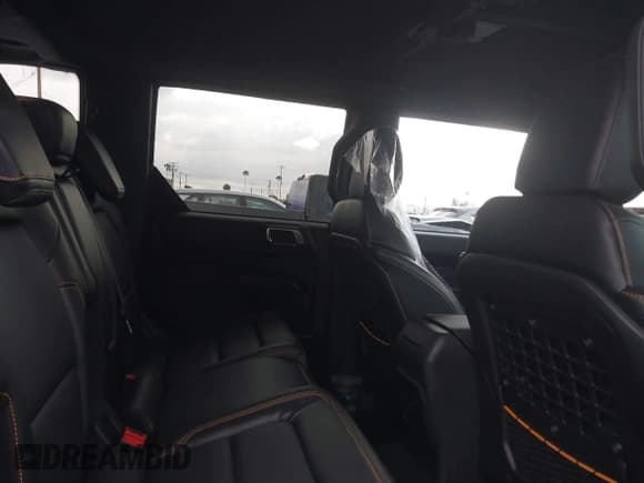 ✅ 2024 Ford Bronco Badlands • VIN: 1FMEE9BP9RLB31294 • Lot: 42115923. Listed on IAAI with 1,675 mi. Free auction sales archive from the USA and detailed vehicle history report at DreamBid. Image 8.