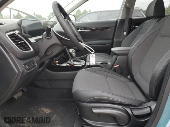 ✅ 2025 Kia Seltos S • VIN: KNDEUCAA9S7813088 • Lot: 89485655. Listed on Copart with 3,057 mi. Free auction sales archive from the USA and detailed vehicle history report at DreamBid. Image 7.