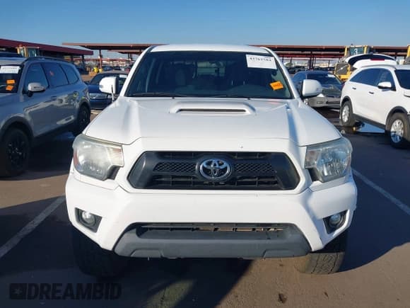 ✅ 2015 Toyota Tacoma • VIN: 3TMLU4EN0FM188246 • Lot: 43762584. Listed on IAAI with 116,967 mi. Free auction sales archive from the USA and detailed vehicle history report at DreamBid. Image 12.