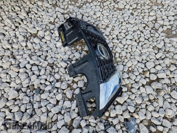 ✅ 2018 Nissan Rogue SV • VIN: KNMAT2MV9JP557687 • Lot: 92573735. Listed on Copart with 80,989 mi. Free auction sales archive from the USA and detailed vehicle history report at DreamBid. Image 13.