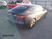 ✅ 2021 Tesla Model 3 Standard Range Plus • VIN: 5YJ3E1EA5MF985635 • Lot: 43575207. Wystawiony na IAAI z przebiegiem 63 336 mil. Bezpłatny archiwum sprzedaży aukcyjnych z USA i szczegółowy raport historii pojazdu na DreamBid. Zdjęcie 4.