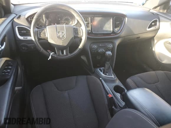 ✅ 2015 Dodge Dart SXT • VIN: 1C3CDFBB2FD267245 • Lot: 86083405. Wystawiony na Copart z przebiegiem 150 780 mil. Bezpłatny archiwum sprzedaży aukcyjnych z USA i szczegółowy raport historii pojazdu na DreamBid. Zdjęcie 8.