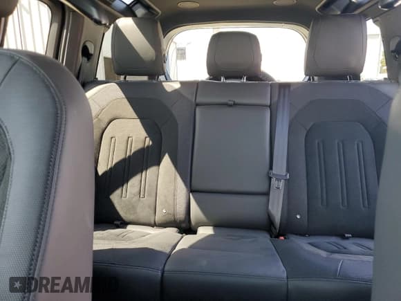 ✅ 2023 Land Rover Defender V8 • VIN: SALEWEEE6P2109107 • Лот: 55829475. Опубликован ранее на Copart с пробегом 24 525 миль. Бесплатный доступ к архиву аукционных продаж из США и подробный отчёт об истории автомобиля на DreamBid. Изображение 10.