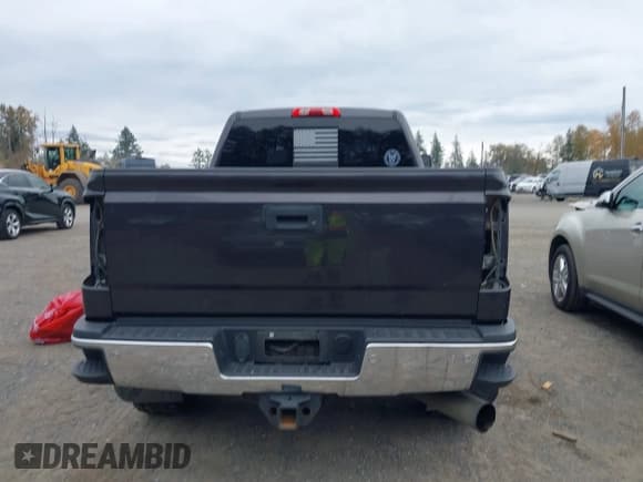 ✅ 2015 Chevrolet Silverado 2500HD LTZ • VIN: 1GC1KWE86FF572504 • Лот: 43583882. Опубликован ранее на IAAI с пробегом 157 933 миль. Бесплатный доступ к архиву аукционных продаж из США и подробный отчёт об истории автомобиля на DreamBid. Изображение 17.