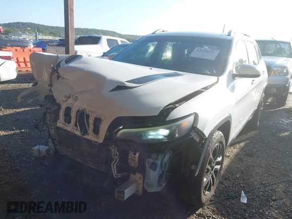 ✅ 2019 Jeep Cherokee Latitude Plus • VIN: 1C4PJLLN0KD164963 • Lot: 43320311. Listed on IAAI with 123,969 mi. Free auction sales archive from the USA and detailed vehicle history report at DreamBid. Image 6.
