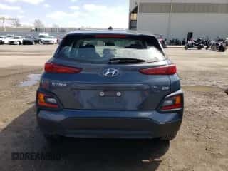 ✅ 2018 Hyundai Kona SE • VIN: KM8K1CAA6JU177317 • Lot: 46244543. Wystawiony na Copart z przebiegiem 54 151 mil mil. Skorzystaj z bezpłatnego archiwum sprzedaży aukcyjnych z USA i zobacz szczegółowy raport historii pojazdu na DreamBid. Zdjęcie 6.