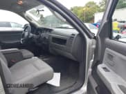 ✅ 2010 Dodge Dakota Bighorn/Lonestar • VIN: 1D7CW3GKXAS225851 • Lot: 43211752. Wystawiony na IAAI z przebiegiem 178 473 mil. Bezpłatny archiwum sprzedaży aukcyjnych z USA i szczegółowy raport historii pojazdu na DreamBid. Zdjęcie 5.