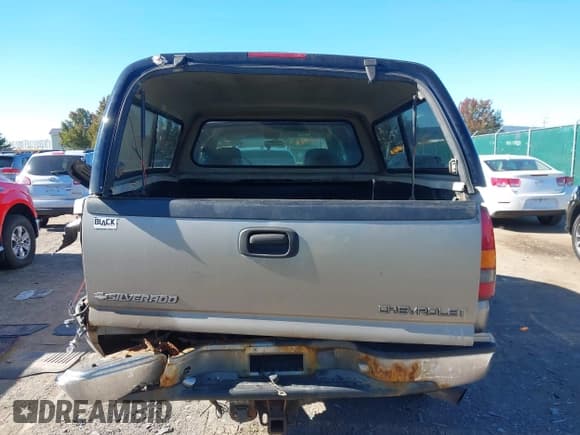 ✅ 2001 Chevrolet Silverado 2500HD LS • VIN: 1GCHK29161E337880 • Lot: 43442333. Listed on IAAI with 174,128 mi. Free auction sales archive from the USA and detailed vehicle history report at DreamBid. Image 16.