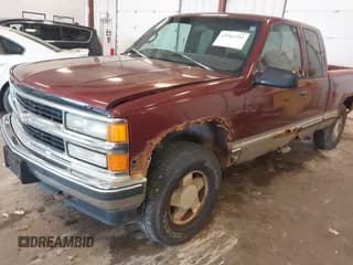 ✅ 1997 Chevrolet Silverado 1500 • VIN: 1GCEK19R9VE256929 • Lot: 43361351. Wystawiony na IAAI z przebiegiem 163 542 mil. Bezpłatny archiwum sprzedaży aukcyjnych z USA i szczegółowy raport historii pojazdu na DreamBid. Zdjęcie 2.