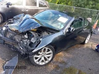 ✅ 2015 Hyundai Genesis Coupe 3.8L Base • VIN: KMHHT6KJ6FU127996 • Lot: 42682746. Wystawiony na IAAI z przebiegiem 110 640 mil. Bezpłatny archiwum sprzedaży aukcyjnych z USA i szczegółowy raport historii pojazdu na DreamBid. Zdjęcie 2.