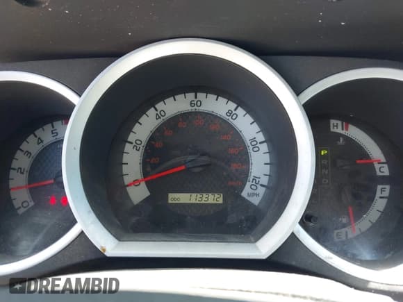 ✅ 2015 Toyota Tacoma PreRunner • VIN: 5TFJX4GN2FX040198 • Lot: 42614220. Wystawiony na IAAI z przebiegiem 113 372 mil. Bezpłatny archiwum sprzedaży aukcyjnych z USA i szczegółowy raport historii pojazdu na DreamBid. Zdjęcie 7.