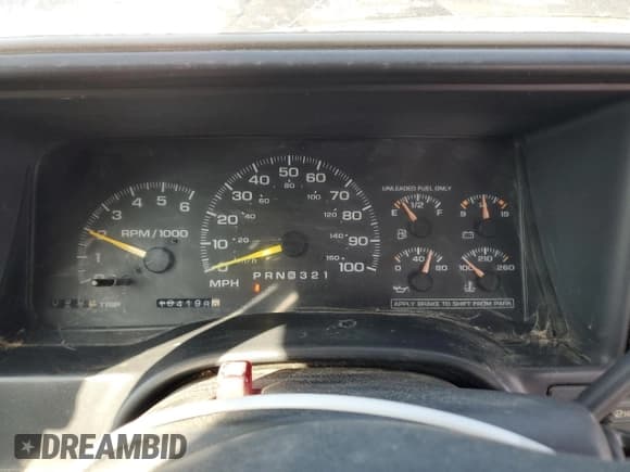 ✅ 1998 GMC Sierra 1500 • VIN: 2GTEK19R6W1553174 • Лот: 71101985. Опубликован ранее на Copart с пробегом 164 198 миль. Бесплатный доступ к архиву аукционных продаж из США и подробный отчёт об истории автомобиля на DreamBid. Изображение 9.