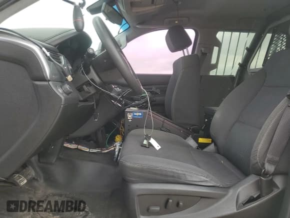 ✅ 2018 Chevrolet Tahoe Commercial • VIN: 1GNLCDEC4JR218641 • Lot: 90090225. Wystawiony na Copart z przebiegiem 189 947 mil. Bezpłatny archiwum sprzedaży aukcyjnych z USA i szczegółowy raport historii pojazdu na DreamBid. Zdjęcie 7.