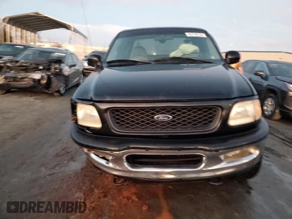 ✅ 1998 Ford F-150 XL • VIN: 1FTRX08L5WKB85130 • Лот: 85796704. Опубликован ранее на Copart с пробегом 238 096 миль. Бесплатный доступ к архиву аукционных продаж из США и подробный отчёт об истории автомобиля на DreamBid. Изображение 5.