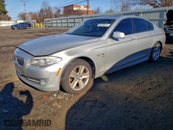✅ 2012 BMW 5 Series 528i xDrive • VIN: WBAXH5C55CDW08053 • Lot: 96498875. Listed on Copart with 183,723 mi. Free auction sales archive from the USA and detailed vehicle history report at DreamBid. Image 1.