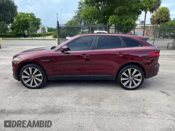 ✅ 2017 Jaguar F-Pace 35t Prestige • VIN: SADCK2BV2HA077734 • Лот: 45246775. Опубликован ранее на Copart с пробегом 75 342 миль. Бесплатный доступ к архиву аукционных продаж из США и подробный отчёт об истории автомобиля на DreamBid. Изображение 13.