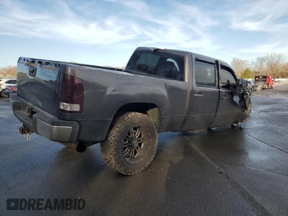 ✅ 2010 GMC Sierra 2500HD SLE • VIN: 1GT4K0B61AF117985 • Lot: 85198154. Wystawiony na Copart z przebiegiem Nie podano. Bezpłatny archiwum sprzedaży aukcyjnych z USA i szczegółowy raport historii pojazdu na DreamBid. Zdjęcie 3.