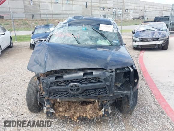 ✅ 2011 Toyota Tacoma • VIN: 5TFTX4CN1BX004365 • Lot: 42609521. Listed on IAAI with 135,817 mi. Free auction sales archive from the USA and detailed vehicle history report at DreamBid. Image 13.