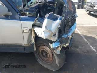 1990 Dodge Dakota z VIN 1B7FL23X0LS641390, wystawiony jako IAAI lot #42826429 z przebiegiem 186 919 mil mil oraz . Historia ofert i sprzedaży dostępna na DreamBid. Obrazek 6.