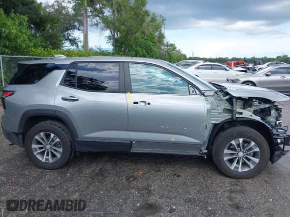 ✅ 2025 Chevrolet Equinox FWD LT • VIN: 3GNAXHEG2SL177439 • Lot: 42992569. Wystawiony na IAAI z przebiegiem 9 406 mil. Bezpłatny archiwum sprzedaży aukcyjnych z USA i szczegółowy raport historii pojazdu na DreamBid. Zdjęcie 14.