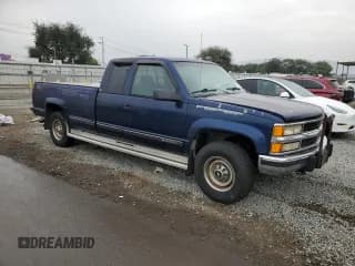 ✅ 1995 Chevrolet Silverado 2500 • VIN: 1GCGK29F0SE191453 • Lot: 70738085. Wystawiony na Copart z przebiegiem 192 263 mil. Bezpłatny archiwum sprzedaży aukcyjnych z USA i szczegółowy raport historii pojazdu na DreamBid. Zdjęcie 4.