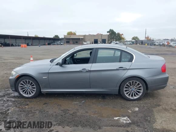✅ 2011 BMW 3 Series 335d • VIN: WBAPN7C51BA780293 • Лот: 43827959. Опубликован ранее на IAAI с пробегом 175 530 миль. Бесплатный доступ к архиву аукционных продаж из США и подробный отчёт об истории автомобиля на DreamBid. Изображение 13.