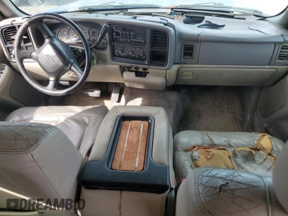 ✅ 2000 Chevrolet Suburban LS • VIN: 3GNEC16T1YG174064 • Lot: 90340925. Listed on Copart with 248,010 mi. Free auction sales archive from the USA and detailed vehicle history report at DreamBid. Image 8.