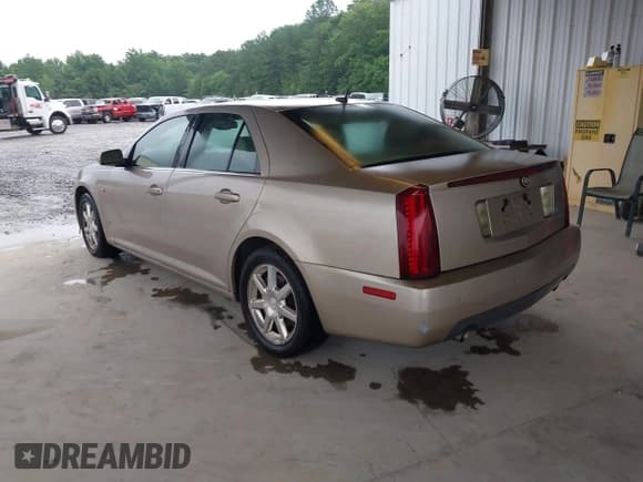 ✅ 2006 Cadillac STS • VIN: 1G6DW677560132141 • Lot: 42439166. Listed on IAAI with 116,496 mi. Free auction sales archive from the USA and detailed vehicle history report at DreamBid. Image 3.