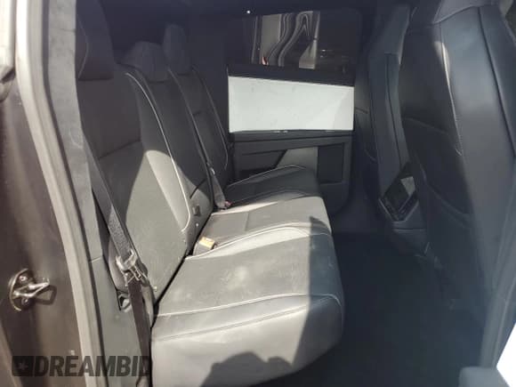 ✅ 2024 Tesla Cybertruck • VIN: 7G2CEHED9RA008583 • Лот: 71047955. Опубликован ранее на Copart с пробегом 31 214 миль. Бесплатный доступ к архиву аукционных продаж из США и подробный отчёт об истории автомобиля на DreamBid. Изображение 11.