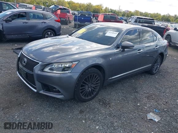 ✅ 2013 Lexus LS 460 • VIN: JTHCL5EFXD5018818 • Lot: 43348965. Wystawiony na IAAI z przebiegiem 160 218 mil. Bezpłatny archiwum sprzedaży aukcyjnych z USA i szczegółowy raport historii pojazdu na DreamBid. Zdjęcie 17.