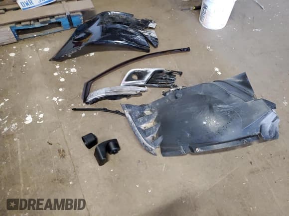 ✅ 2016 Chevrolet Traverse LT • VIN: 1GNKVHKD4GJ187070 • Lot: 82732135. Wystawiony na Copart z przebiegiem 150 289 mil. Bezpłatny archiwum sprzedaży aukcyjnych z USA i szczegółowy raport historii pojazdu na DreamBid. Zdjęcie 13.