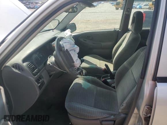 ✅ 2004 Suzuki Grand Vitara • VIN: 2S3TE62V646102332 • Lot: 68309535. Wystawiony na Copart z przebiegiem 248 542 mil. Bezpłatny archiwum sprzedaży aukcyjnych z USA i szczegółowy raport historii pojazdu na DreamBid. Zdjęcie 7.